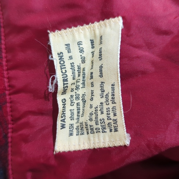 Vintage red plaid Pendleton wool button down shirt size large - Picture 9 of 9